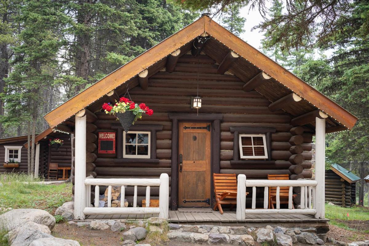 Storm Mountain Lodge & Cabins Castle Junction Eksteriør billede
