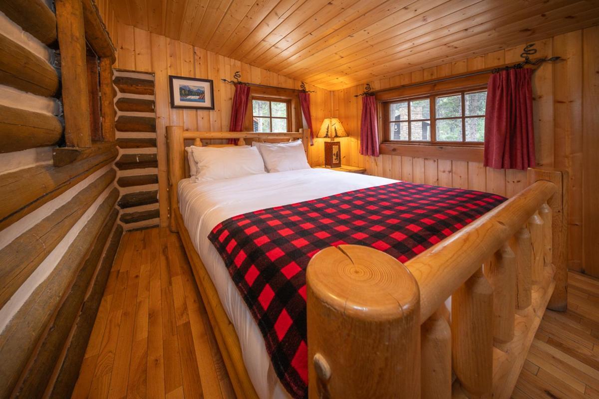 Storm Mountain Lodge & Cabins Castle Junction Eksteriør billede